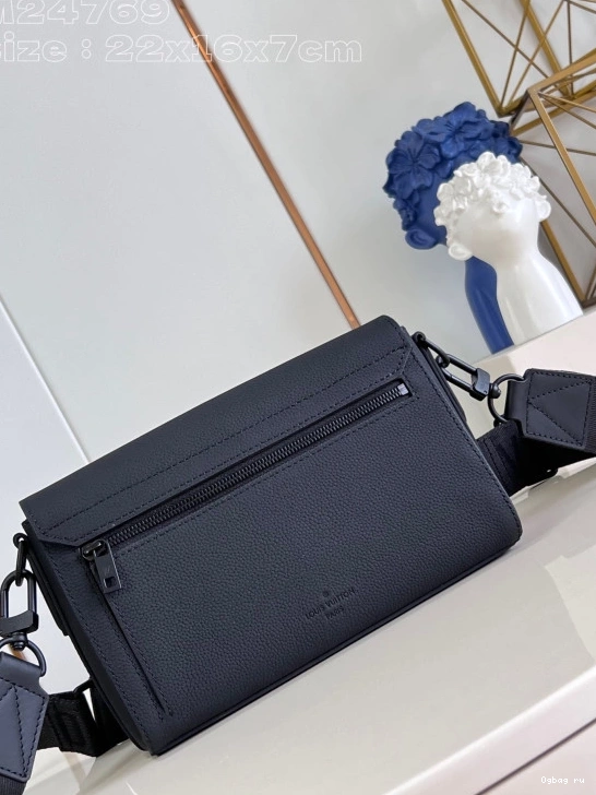 LOUIS PM-22*16.5*7CM VUITTON Messenger Takeoff 0719